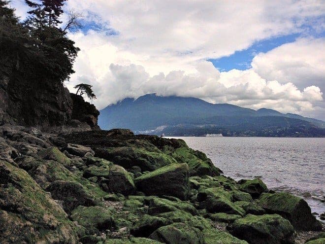 Looking for a family day trip from Vancouver that combines natural beauty with modern comforts? Sail away for a day to beautiful Bowen Island. (via thetravellingmom.ca)