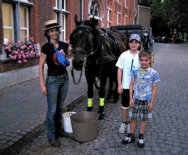 boys with horse in brugge