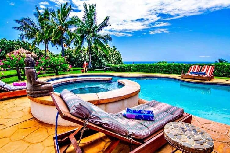 Save money, have more fun and make family travel memories while enjoying a holiday in luxury vacation homes in Maui, Hawaii.