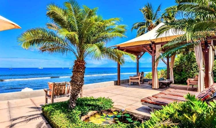 luxury beachside villa in maui